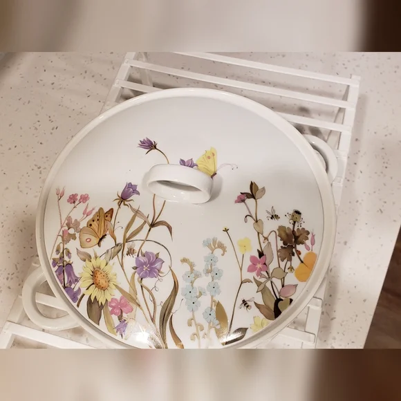 Vintage 1975 Enesco Fine China Nature Garden Society covered casserole. - Picture 5 of 10